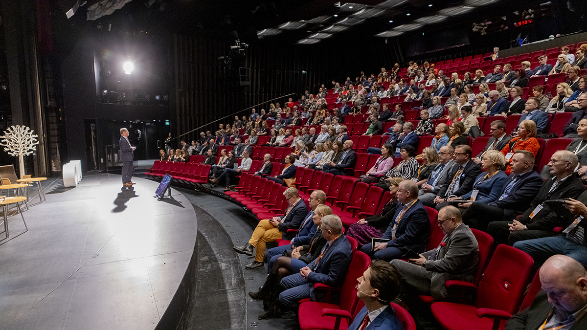 Yleisöä Oulun työnantajapäivillä 2024.